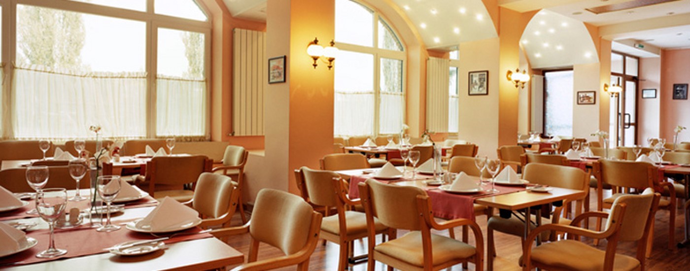 Restaurant-2.jpg